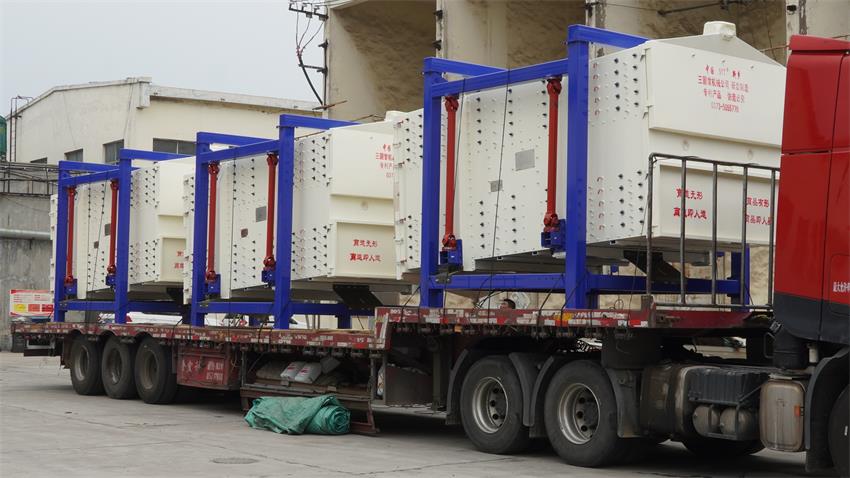 6715f4ba569e0.jpg 方形搖擺篩4.jpg